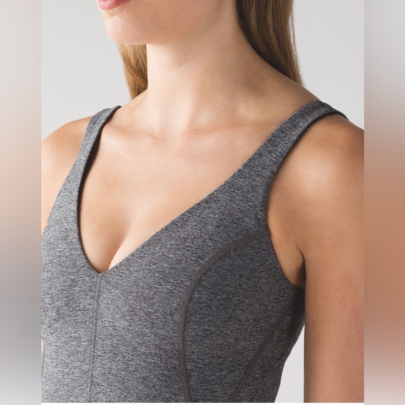 Lululemon Contour Tank HBLK  Heathered black dark Gray color size 4 - Picture 3 of 9